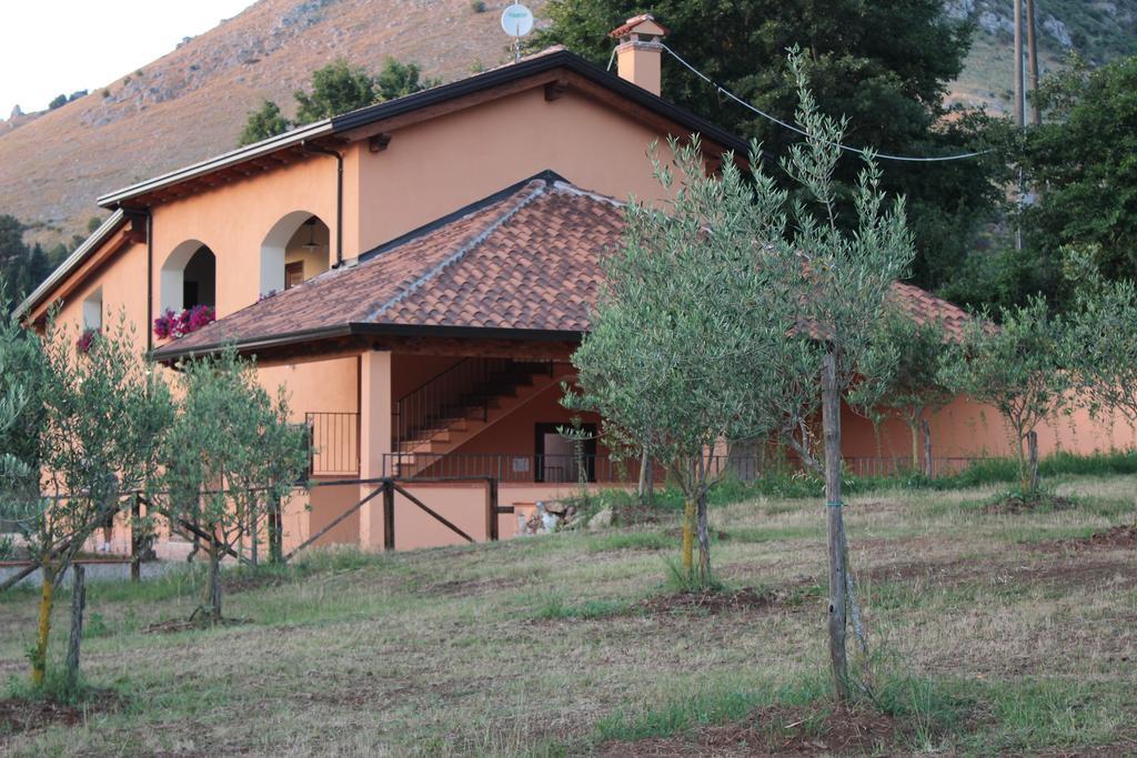 Agriturismo L'Ulivo Padula Buitenkant foto