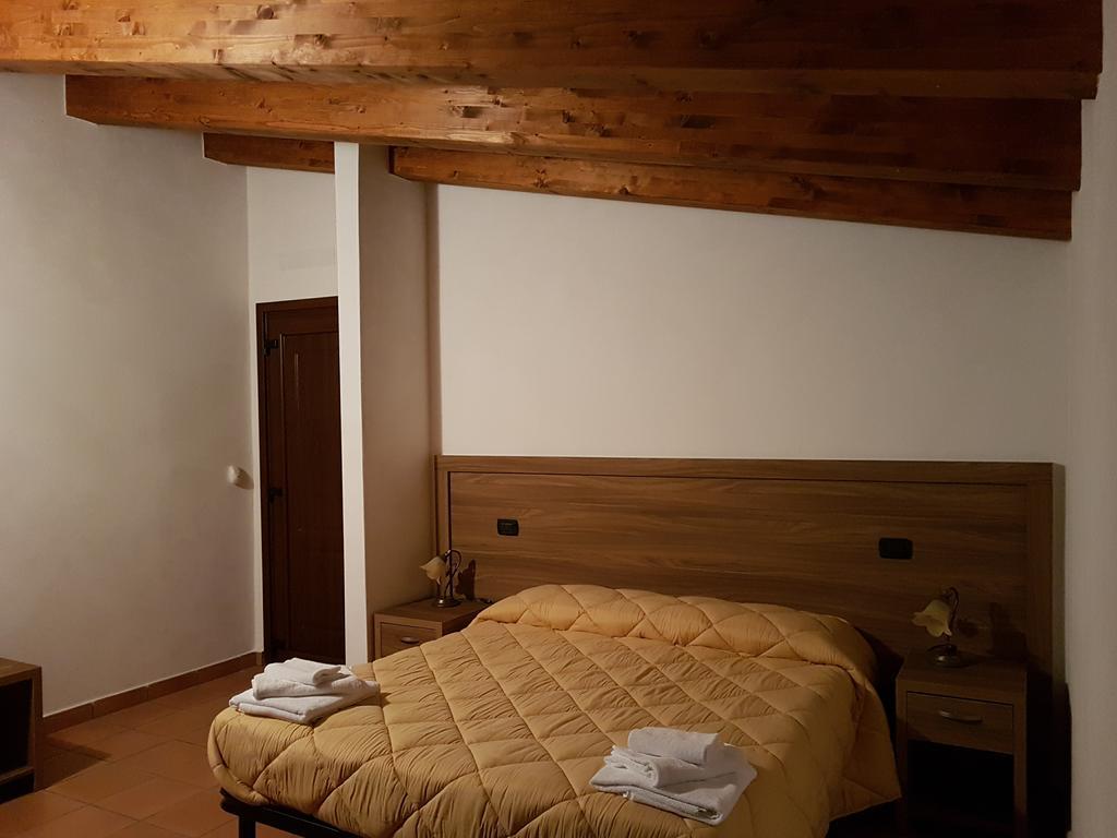 Agriturismo L'Ulivo Padula Buitenkant foto