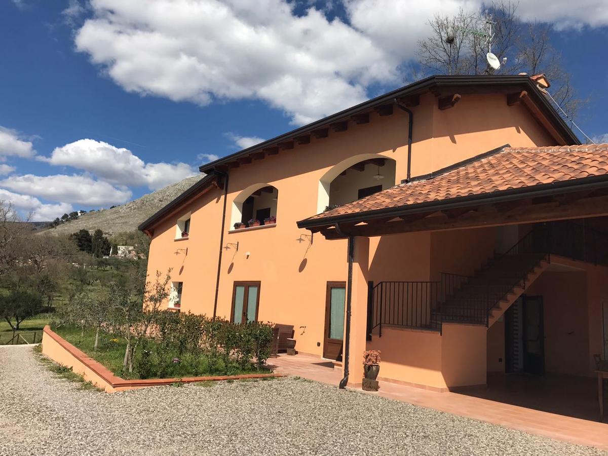Agriturismo L'Ulivo Padula Buitenkant foto